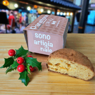 Panettone con Oro Bianco e Fragola